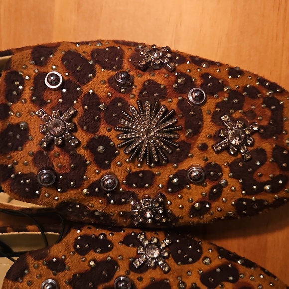 Leopard Print Women's Shoes - Picture 5 of 9